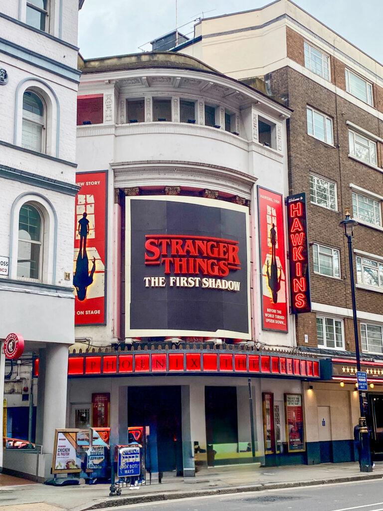 Stranger Things Theater von außen