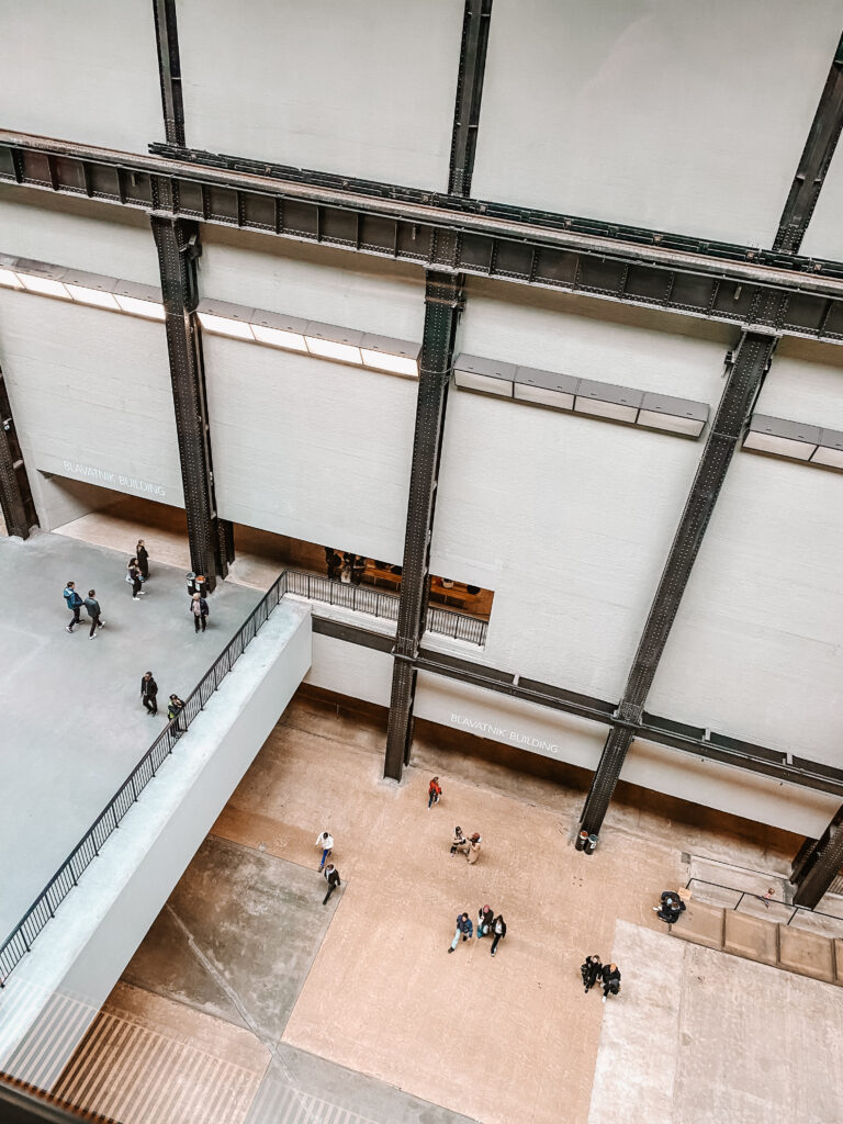 Das innere des Tate Modern.