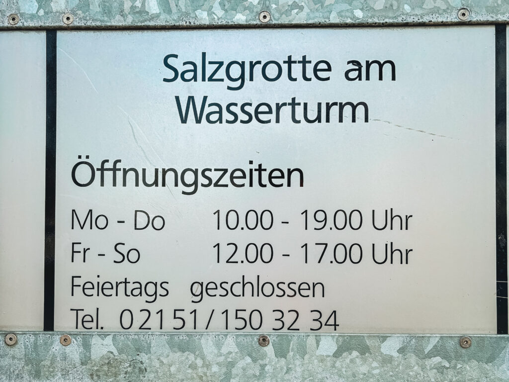 Salzgrotte am Wasserturm