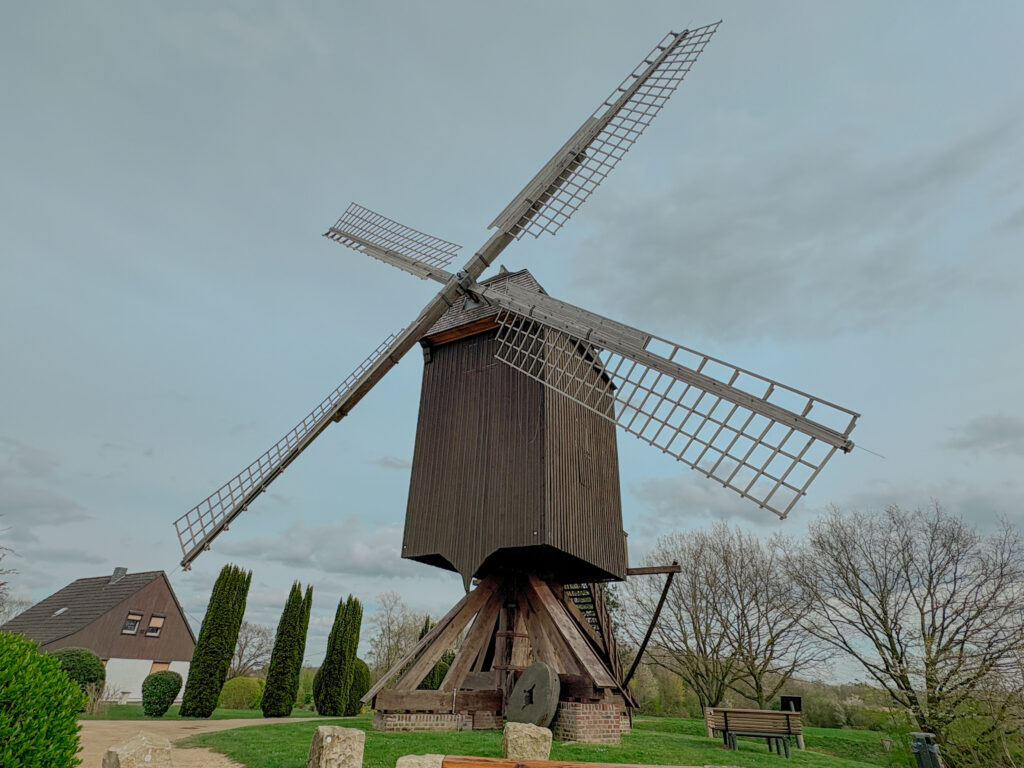 Kastenbockwindmühle Tönisberg