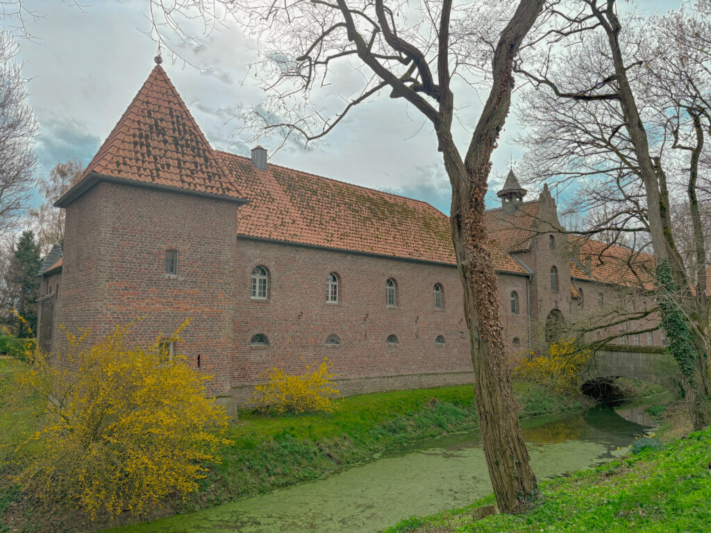 Wasserburg Gastendonk St.Hubert